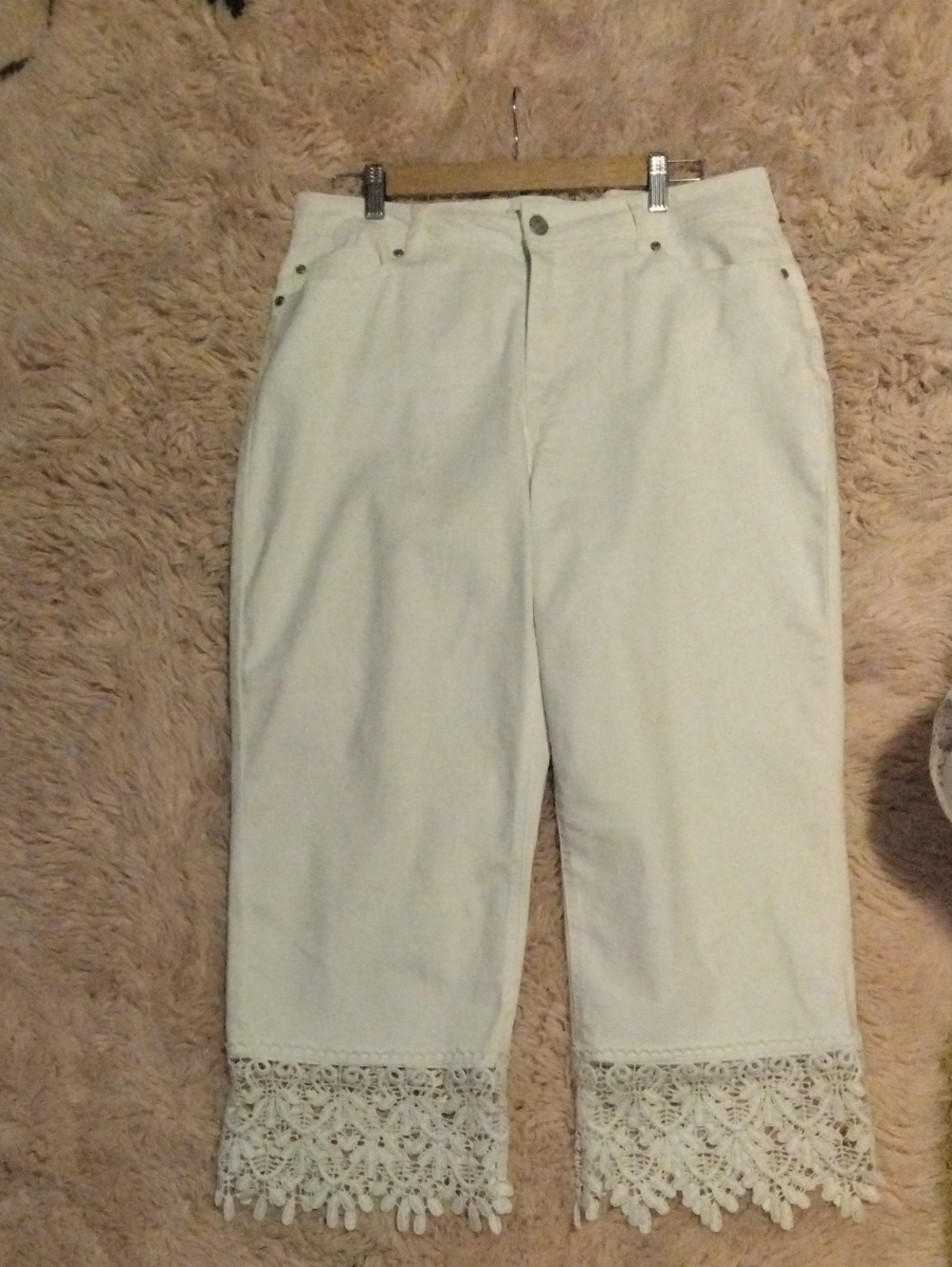 Cato White Cropped Pants with Lace Hem